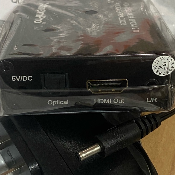 Black HDMI 2.0 4K2K Audio Extractor - Picture 5 of 9